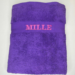 Lilla badehåndklæde med navn på